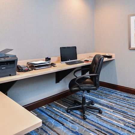 Holiday Inn Express Hotel & Suites York By Ihg Extérieur photo